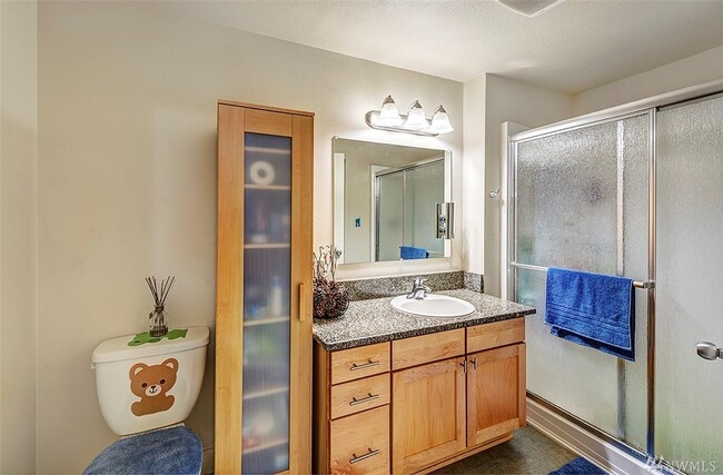 Building Photo - 15819 Leary Wy