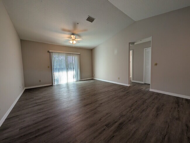 Building Photo - Spacious 3-Bed, 2-Bath Condo Oasis in Beautiful Suntree