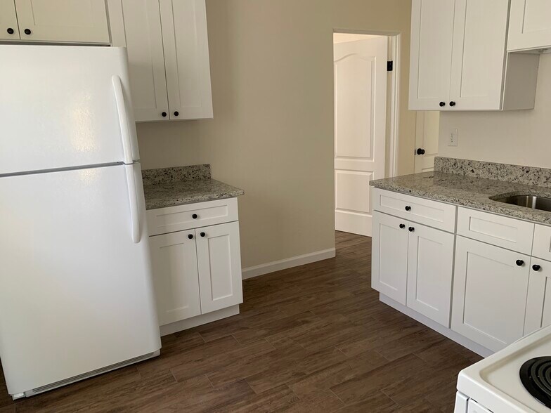 Building Photo - 127 E Kentucky Ave