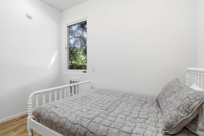 Building Photo - 64 Alejandra Ave