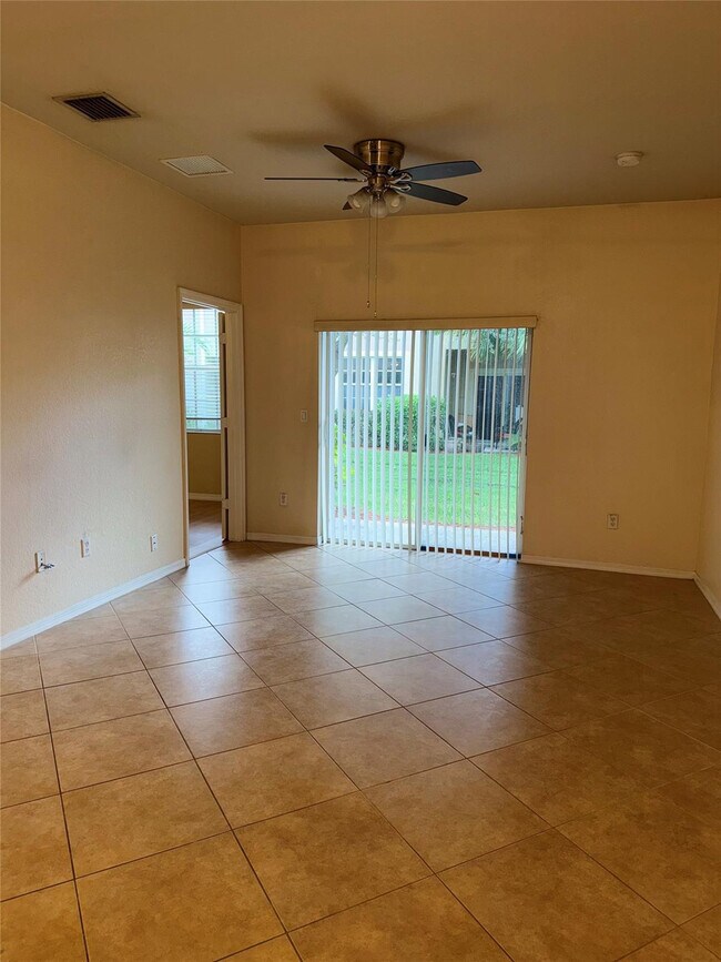 Building Photo - 9073 Plymouth Pl