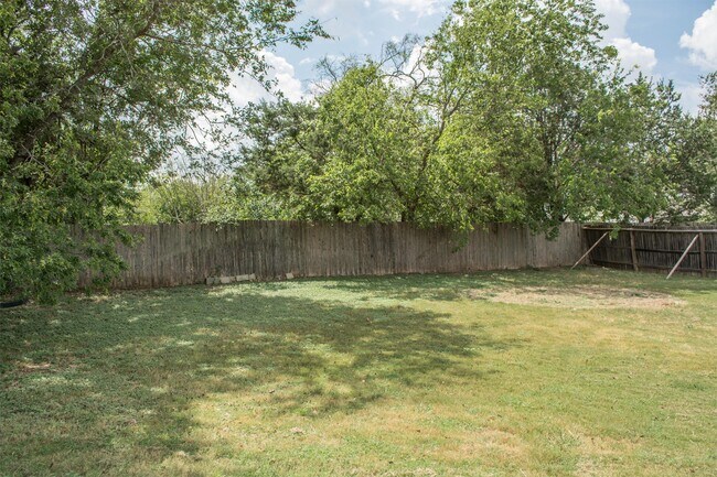 Building Photo - 520 Marlin Cir