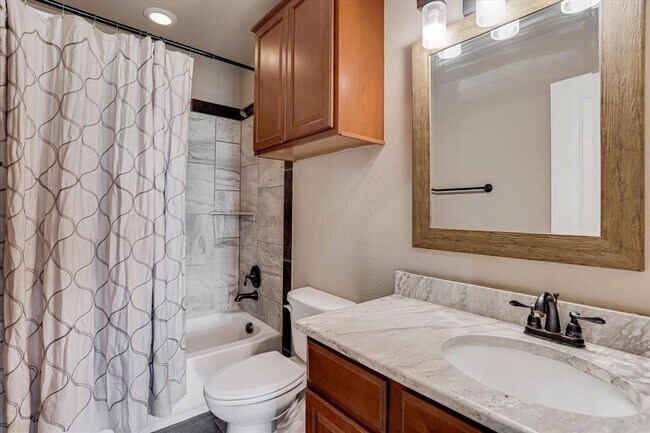 Building Photo - 154 Woodcreek Dr