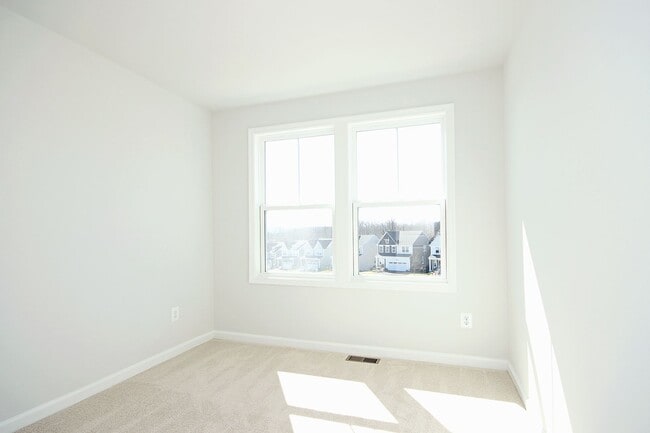 Building Photo - Walkable, Dog-Friendly Townhome Near Downtown Crozet