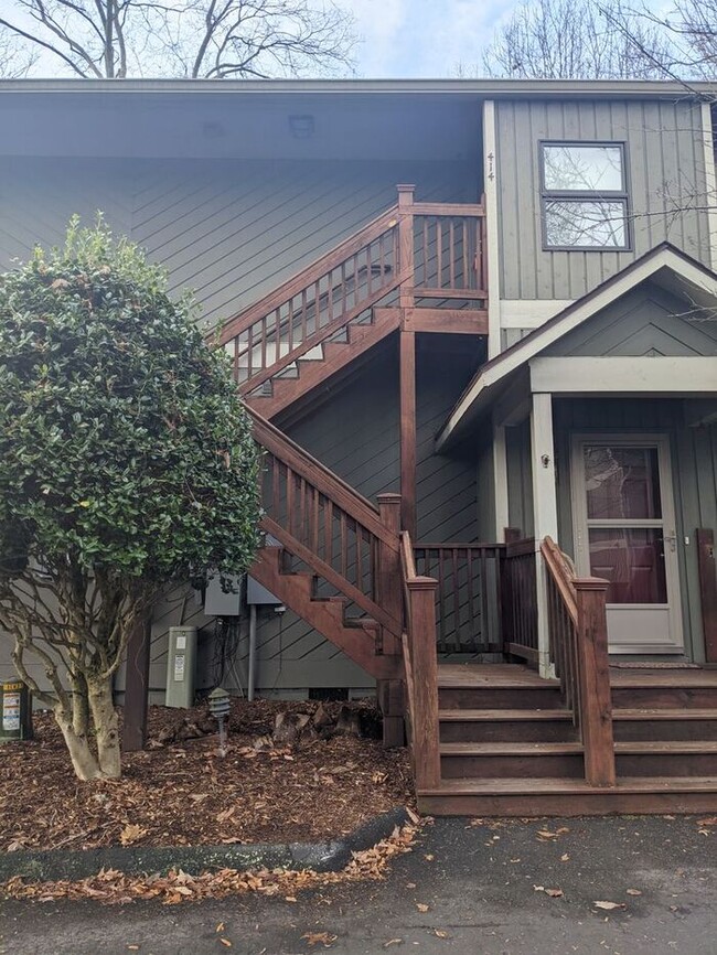 Primary Photo - Windswept Condo! Great Asheville Location