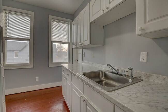 Building Photo - 3-bedroom apartment for rent