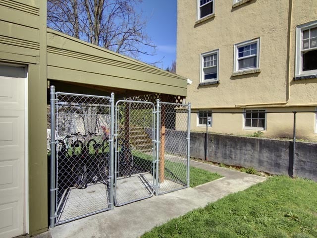 Building Photo - 3087 SE Ankeny St