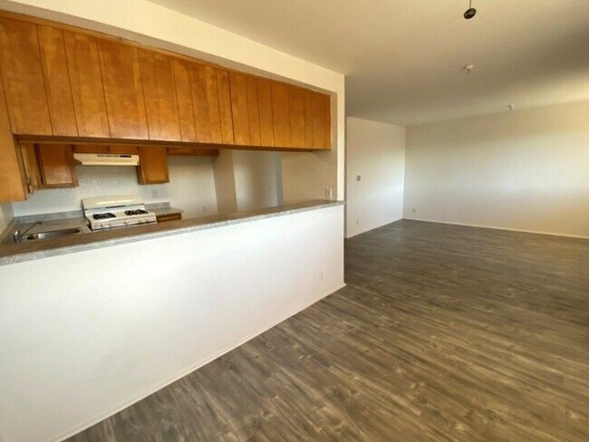 Interior Photo - 14020 Yukon Avenue,