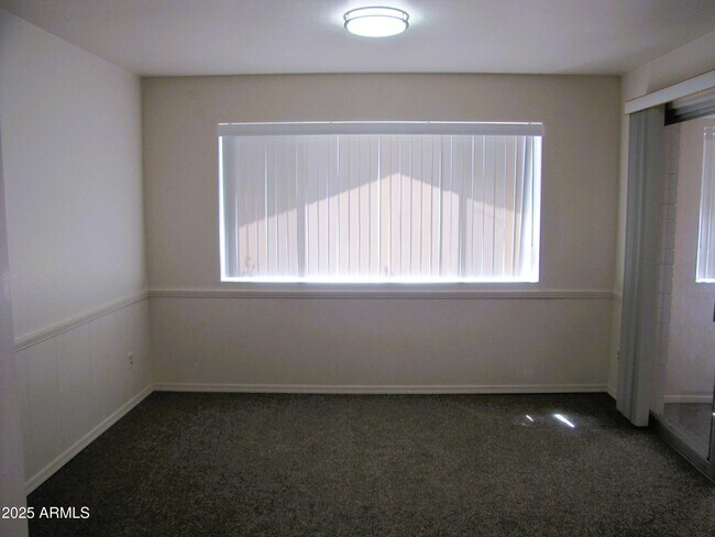 Building Photo - 1516 Hummingbird Ln