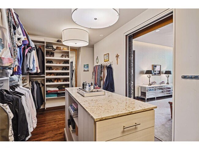 Building Photo - 201 S 11th St