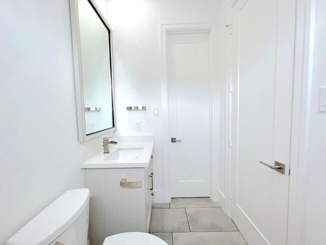 Building Photo - 2122 Blalock Rd