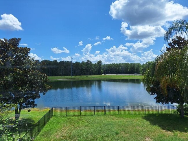 Building Photo - 5 bedroom in Jacksonville FL 32258