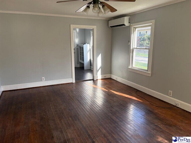 Building Photo - 426 Manor Cir