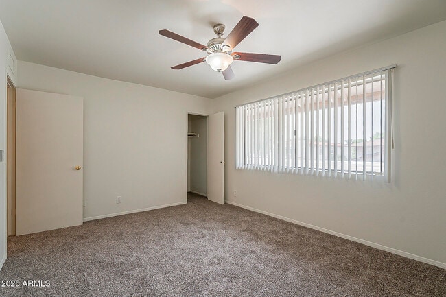 Building Photo - 1023 N 84th Pl