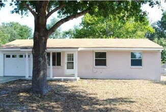 Building Photo - 3-Bedroom/ 1.5-Bath - Delightful Home in Fort Walton Beach - Great Location "A Must-See Home"