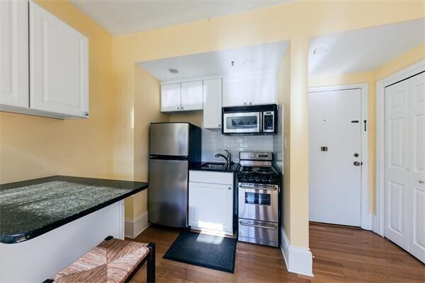 Building Photo - 511 Beacon St