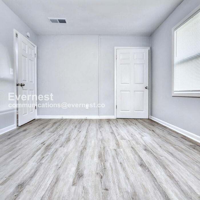 Building Photo - 1079 Shieldcrest Way