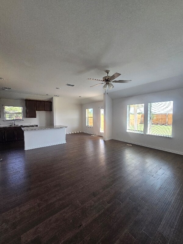 Building Photo - 928 Cayden Dr