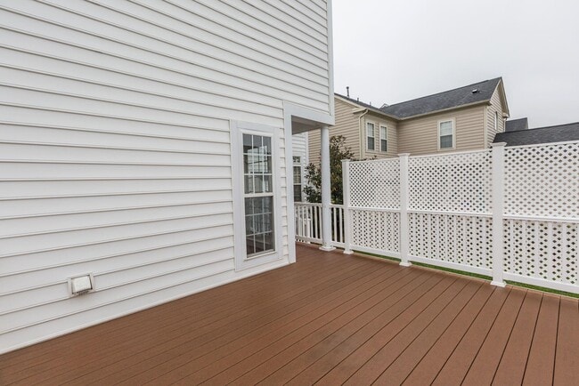 Building Photo - 2705 Mae Wade Ave