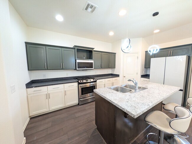 Building Photo - Chic 3 bedroom in Jenks with neighborhood park