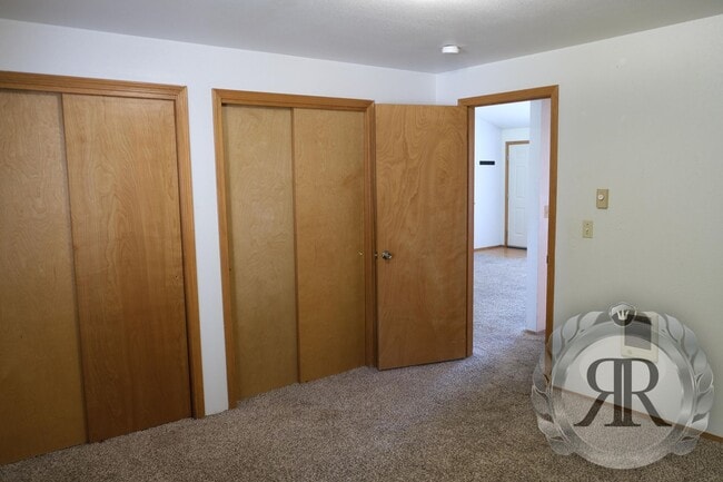 Building Photo - West Valley 2 Bedroom, 1 Bath Duplex