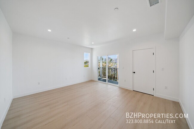 Building Photo - 5653 Case Ave