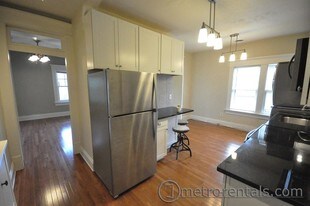 Building Photo - 195 Thurman Ave