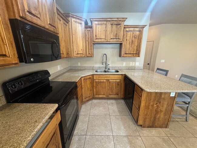 Building Photo - Millcreek Springs Townhome