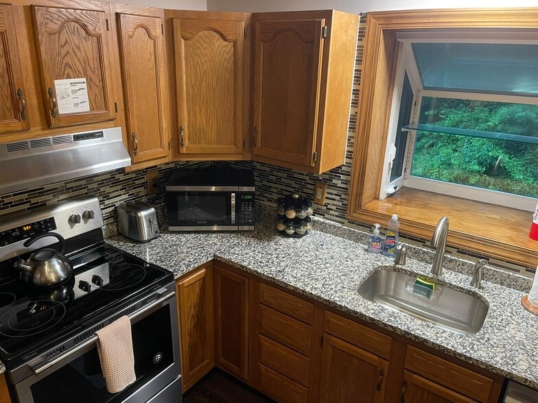 Building Photo - 1121 Thunder Dr