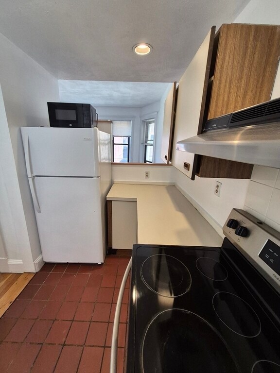 Building Photo - 451 Park Dr