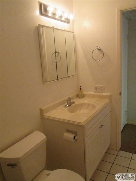 Building Photo - 5700 Baltimore Dr