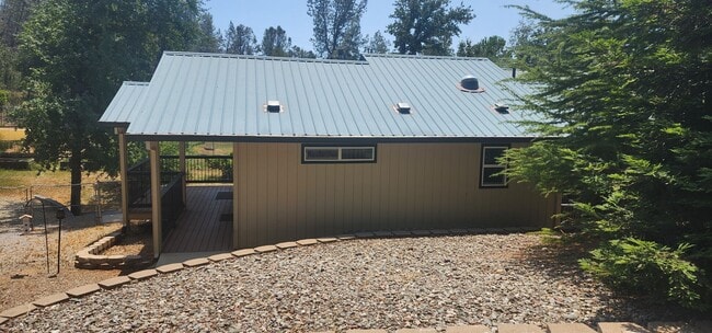 Building Photo - One Bedroom "Cottage" in the Woods (Partia...