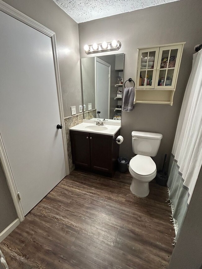 Building Photo - 109 Live Oak Cir