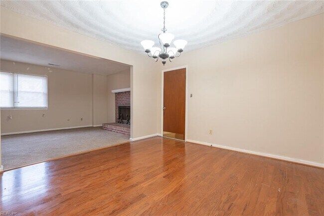 Building Photo - 3100 Norway Pl