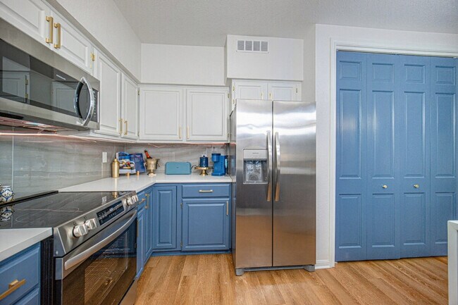 Building Photo - 3308 Parliament Cove