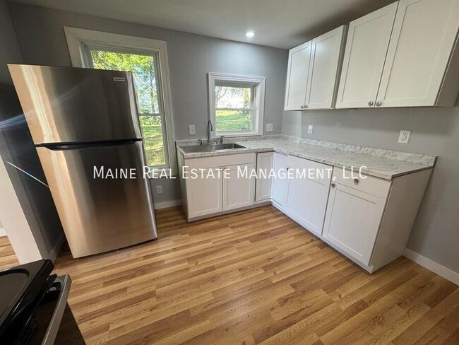 Primary Photo - 223 Center St