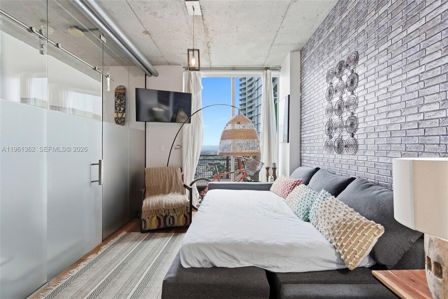 Building Photo - 690 SW 1st Ct