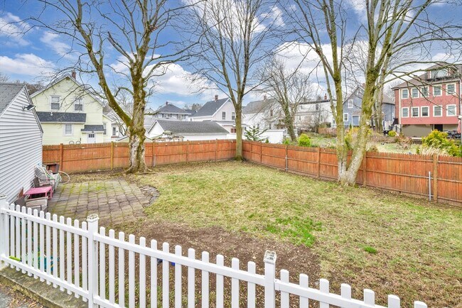 Building Photo - 15 Union Ave