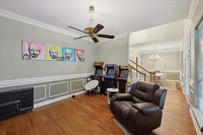 Building Photo - 4 Twin Cir Dr