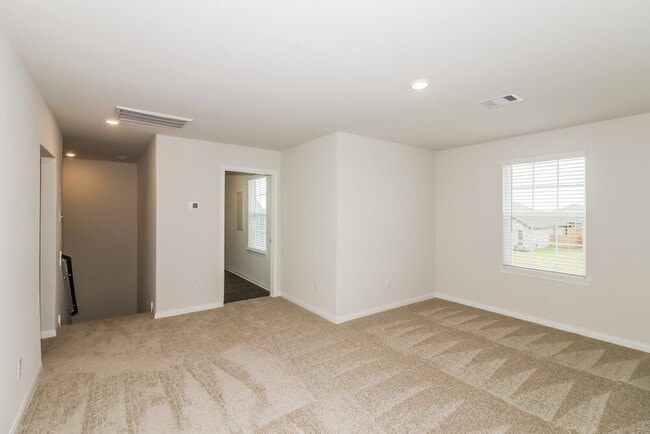 Building Photo - 424 Polly Grv Dr