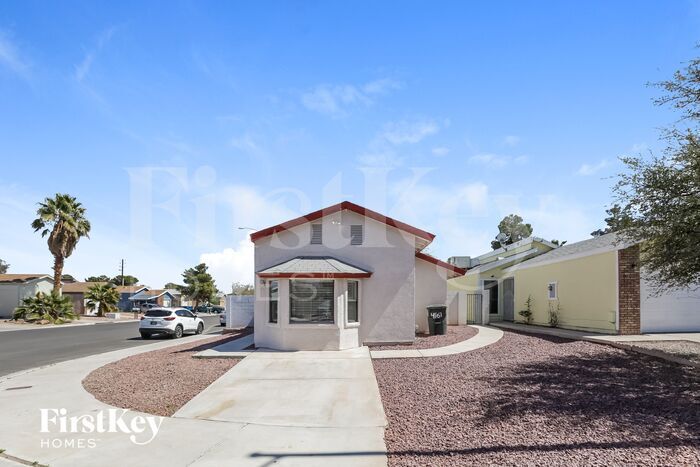 Primary Photo - 4161 N Overbrook Dr