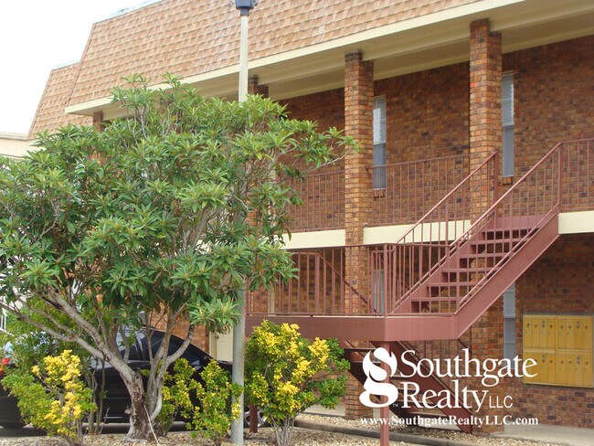 Building Photo - Hardy Manor Apartment Homes