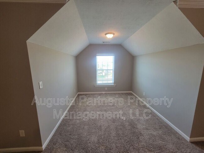 Building Photo - 1733 Ethan Way
