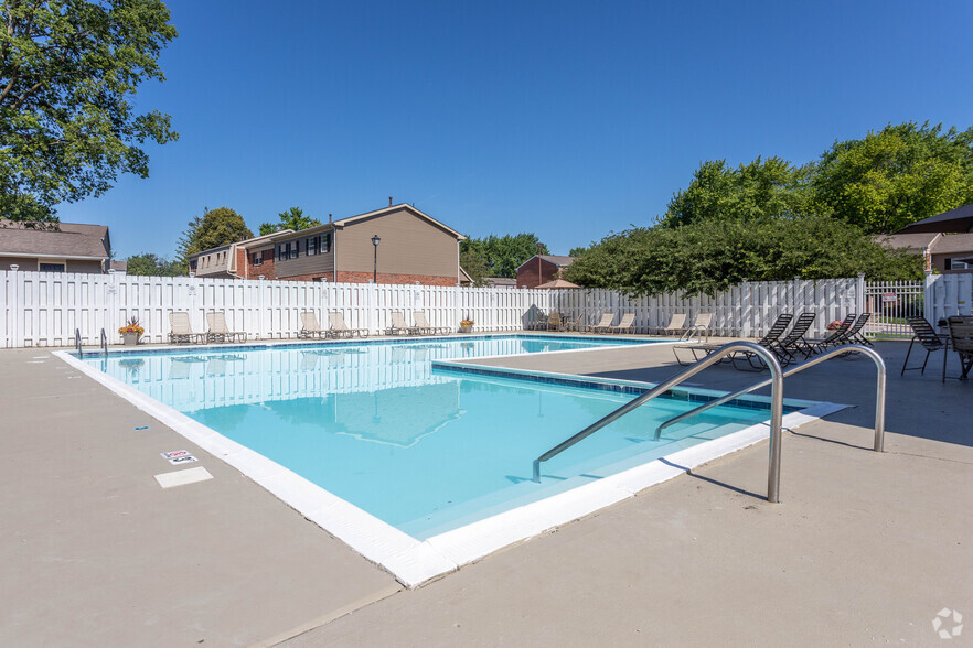 Residential Swimming Pool - The Woods of Centerville