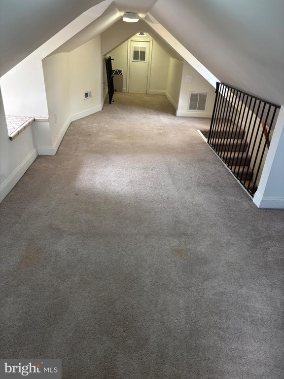 Building Photo - 221 Summit Ave