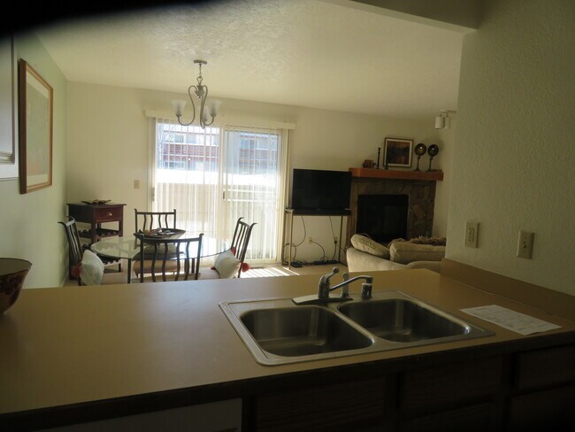 Building Photo - 2201 Sentry Dr