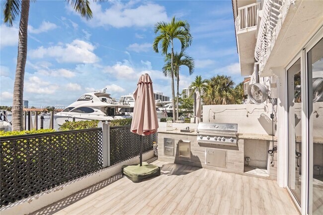 Building Photo - 20936 NE 37th Ave