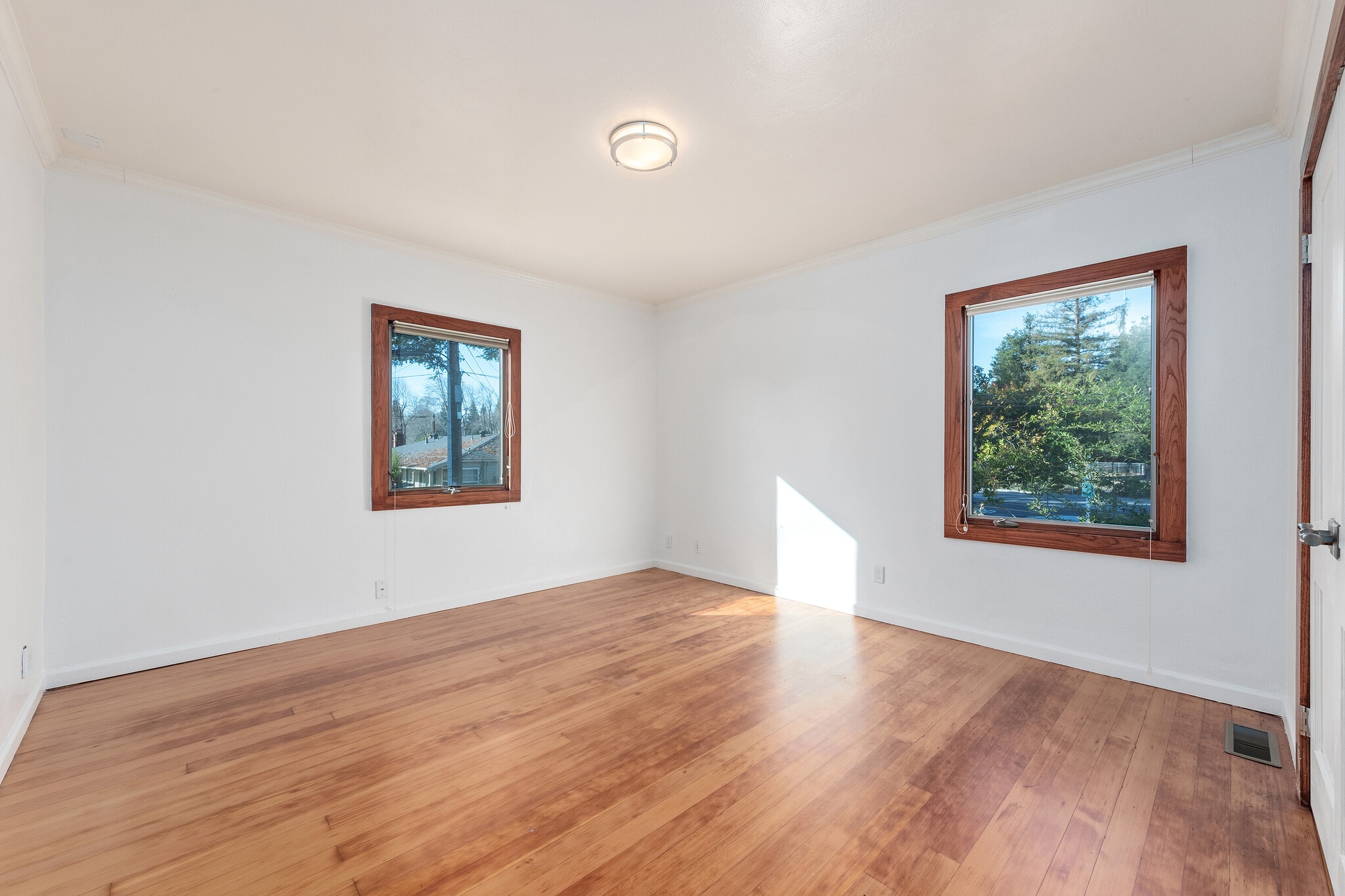Living Room - 570 Okeefe St