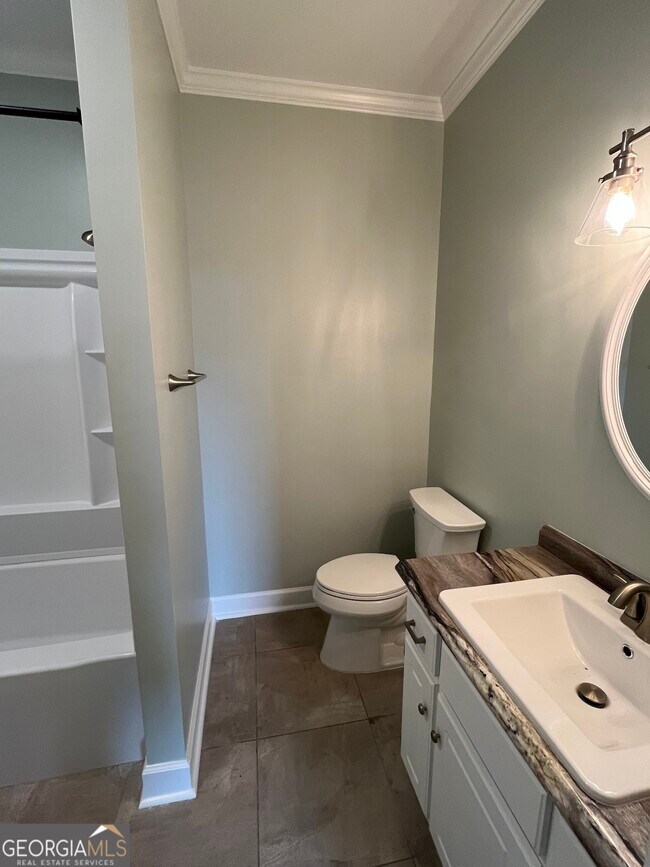 Building Photo - 65 E Main St