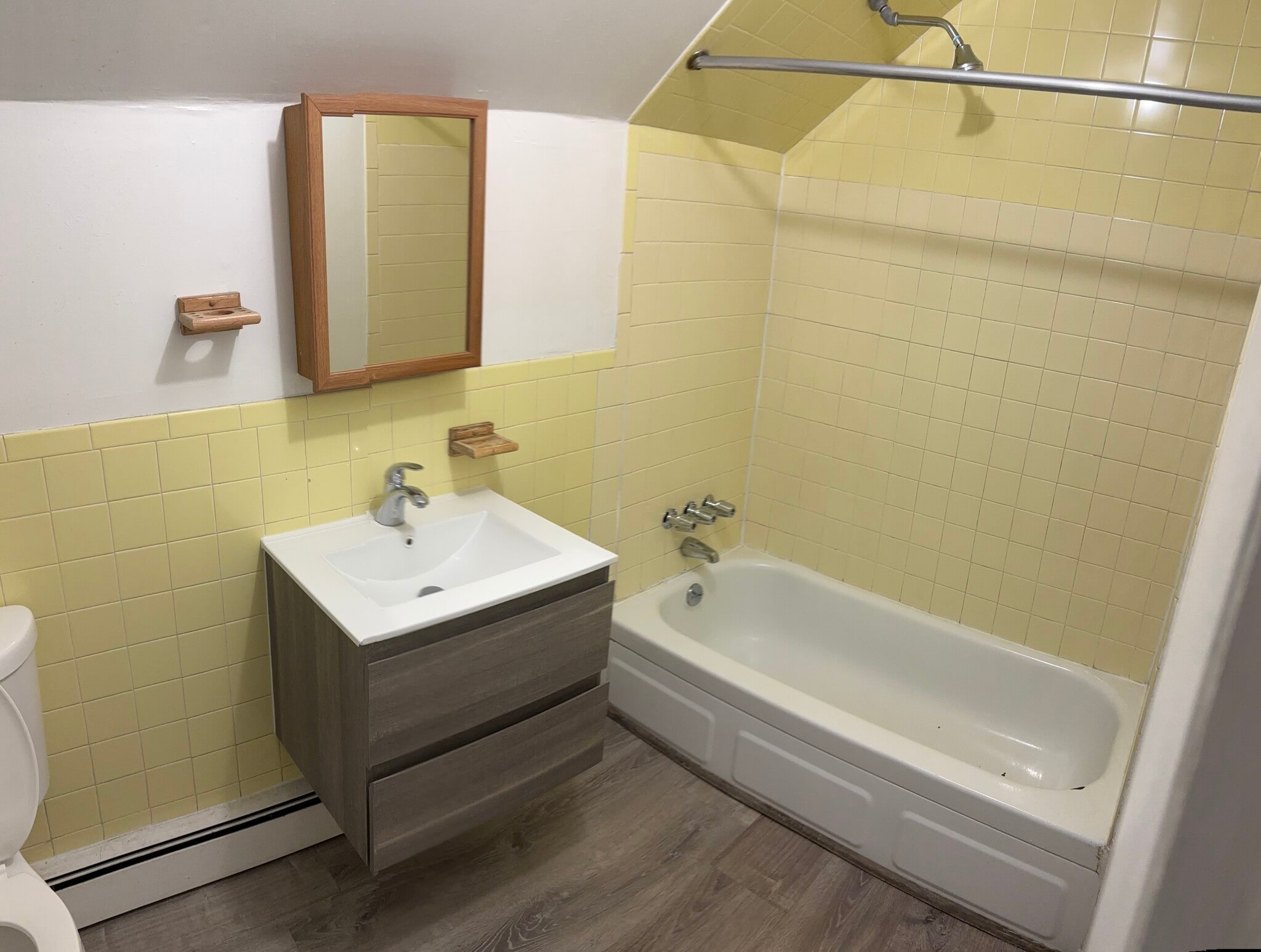 Building Photo - 17 Pearl St